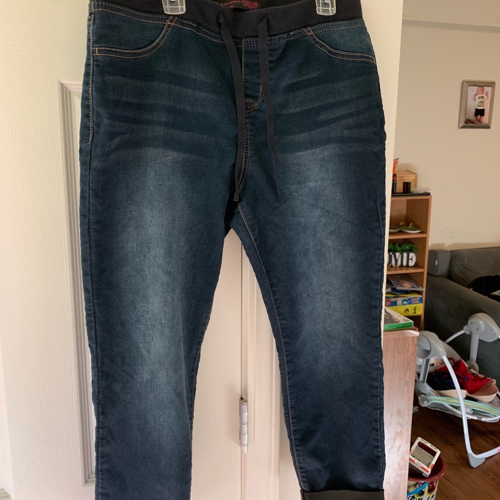 No Boundaries stretch waist capri Large